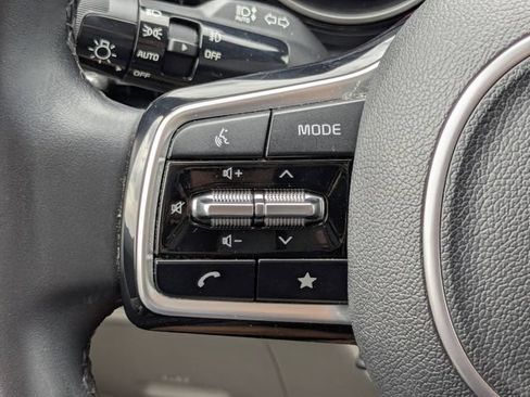 Certified 2022 Kia Carnival SX FWD image 36