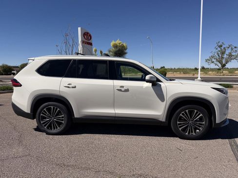 Certified 2024 Toyota Grand Highlander AWD Hybrid image 7