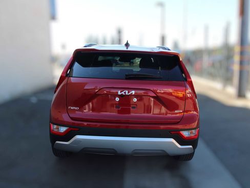 Used 2023 Kia Niro EX image 6