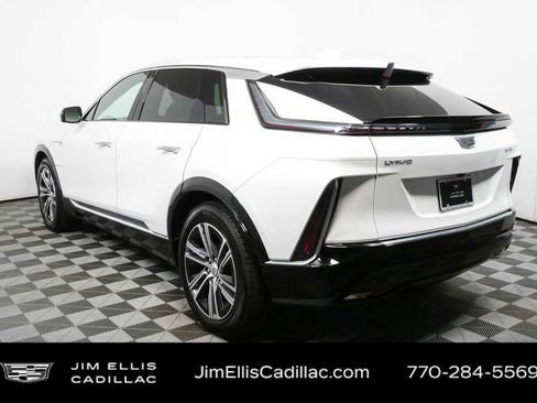 Certified 2024 Cadillac Lyriq Luxury w/ Nappa Leather Package AWD/4WD image 31