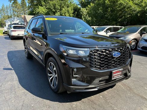 Used 2025 Ford Explorer ST-Line AWD/4WD image 5