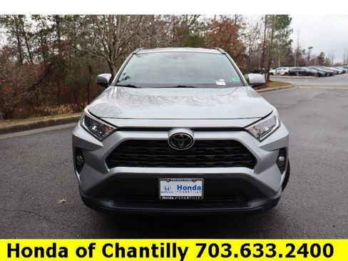 Used 2021 Toyota RAV4 XLE image 2