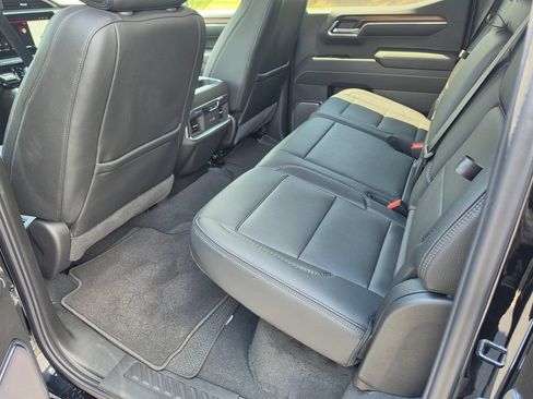 Used 2025 GMC Sierra 1500 Denali AWD/4WD image 7