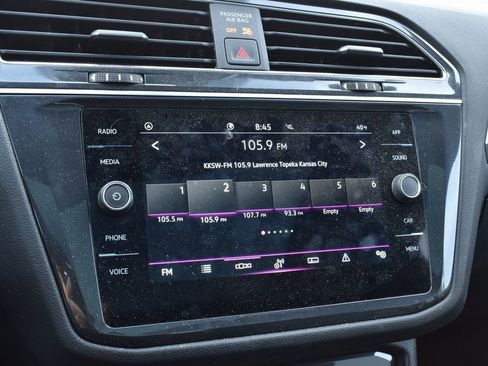 Used 2023 Volkswagen Tiguan SE R-Line image 12