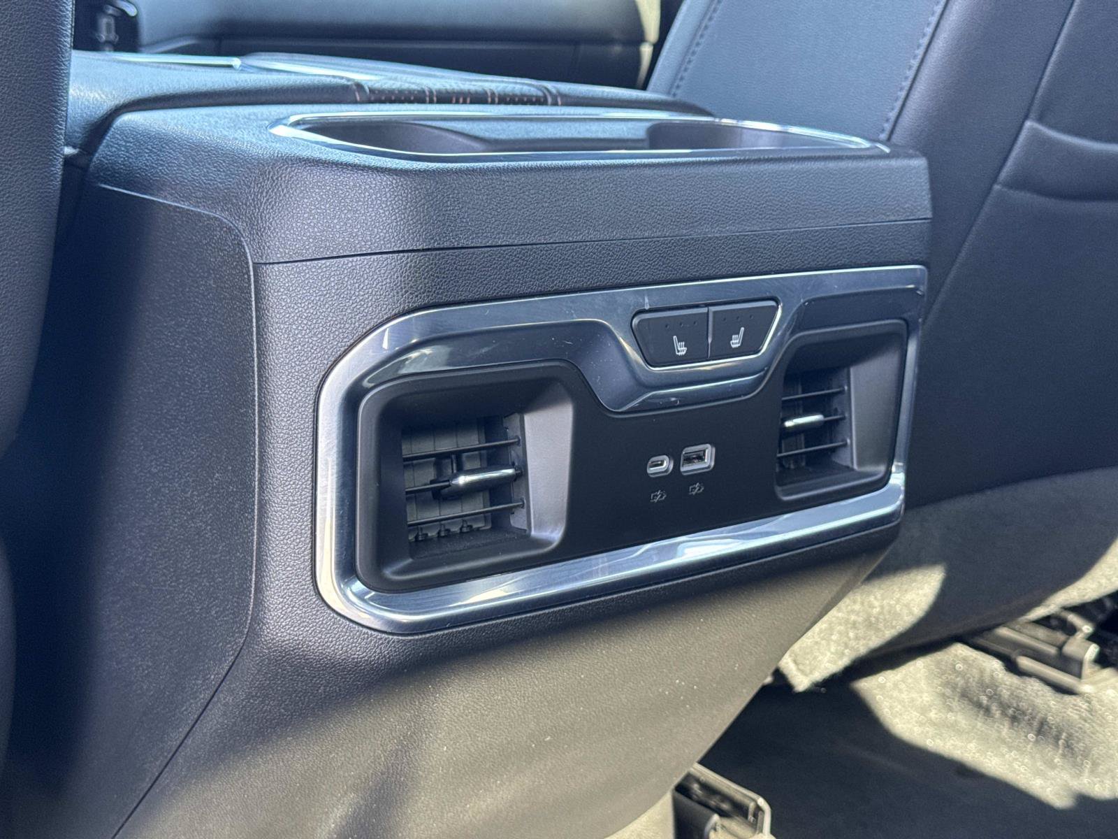 Used 2022 Chevrolet Silverado 1500 High Country w/ Technology Package AWD/4WD image 28