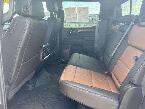 Used 2025 Chevrolet Silverado 1500 High Country w/ Technology Package AWD/4WD image 15