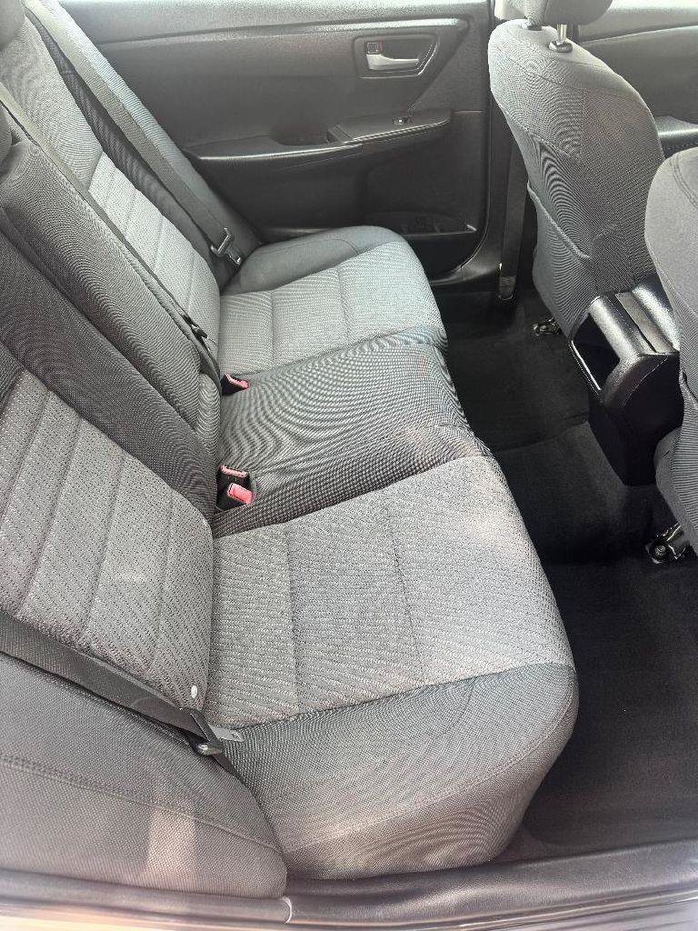 Used 2015 Toyota Camry LE FWD image 30
