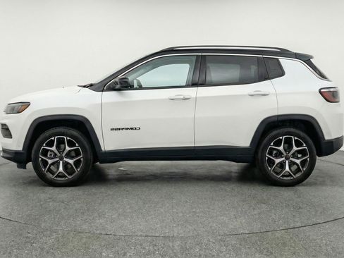 Used 2025 Jeep Compass Limited image 5