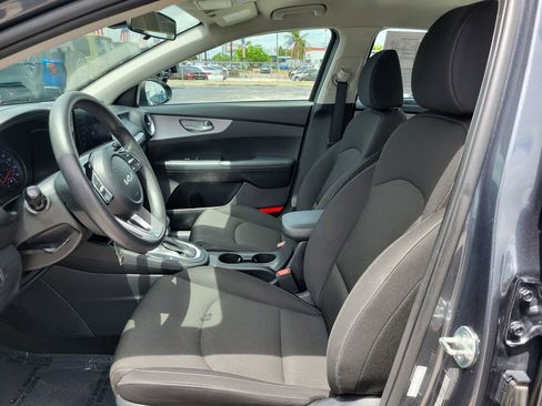 Used 2024 Kia Forte LXS w/ LXS Technology Package FWD image 13