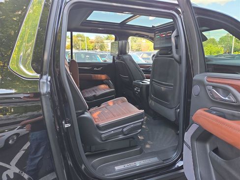 Used 2024 GMC Yukon XL Denali Ultimate AWD/4WD image 35