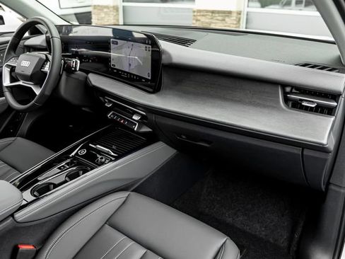 New 2026 Audi Q3 quattro 2.0T AWD/4WD image 37