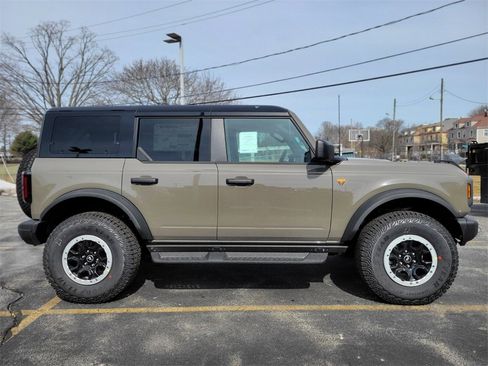 New 2026 Ford Bronco Badlands w/ Sasquatch Package image 6