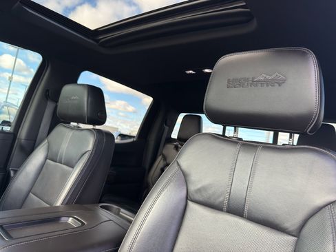 Used 2019 Chevrolet Silverado 1500 High Country w/ Technology Package image 29