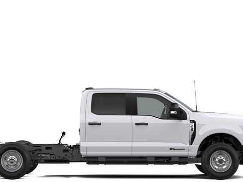 New 2026 Ford F250 XL w/ XL Chrome Package AWD/4WD image 5