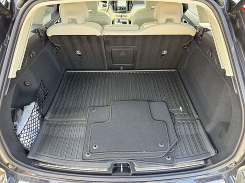 Used 2025 Volvo XC60 T8 Plus w/ Protection Package Premier image 15