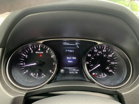 Used 2016 Nissan Rogue SV w/ SV Premium Package FWD image 11