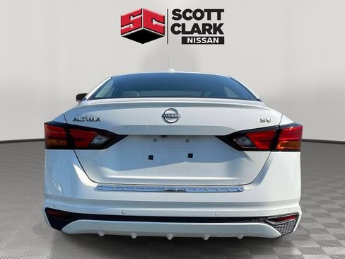 Used 2023 Nissan Altima 2.5 SV FWD image 5
