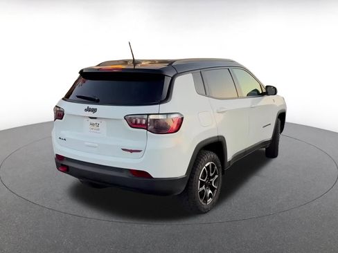 Used 2025 Jeep Compass Trailhawk image 16