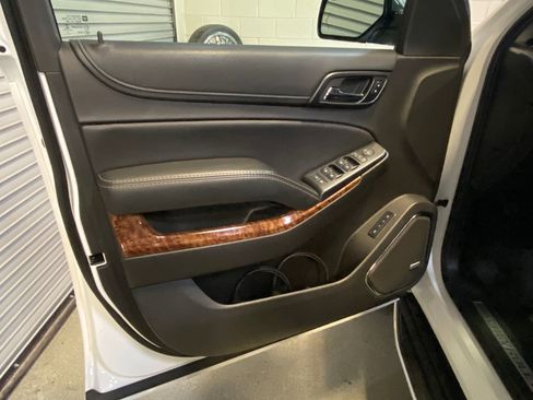 Used 2017 Chevrolet Suburban Premier image 21