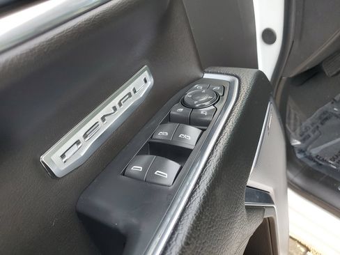 Used 2024 GMC Sierra 1500 Denali RWD image 18