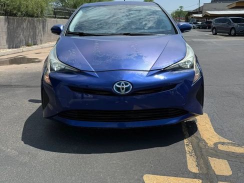 Used 2016 Toyota Prius Two FWD image 2