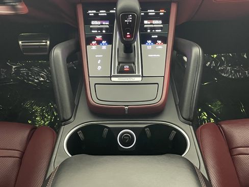 Used 2020 Porsche Cayenne S image 20