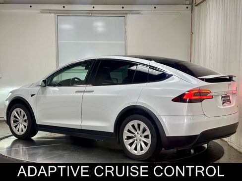Used 2018 Tesla Model X 75D AWD/4WD image 7