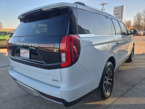 Used 2025 Ford Expedition Max Platinum image 11