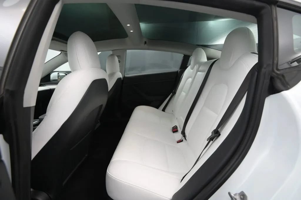 Used 2022 Tesla Model 3 Long Range AWD/4WD image 39