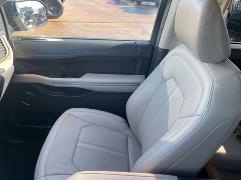 Used 2024 Ford Expedition Max Limited AWD/4WD image 25