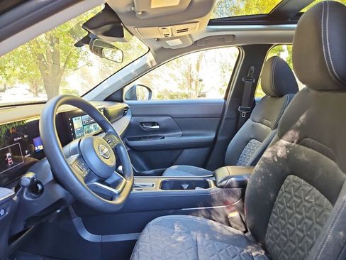 Used 2025 Nissan Kicks SV w/ SV Premium Package image 24