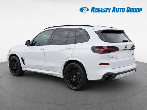 Used 2022 BMW X5 M50i w/ Climate Comfort Package AWD/4WD image 3