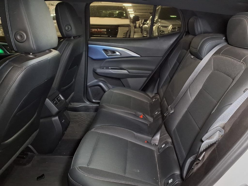 Used 2024 Chevrolet Equinox EV LT w/ LPO, Blackout Package FWD image 19