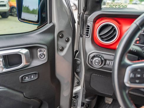 Used 2021 Jeep Gladiator Rubicon w/ Safety Group image 29