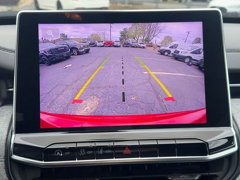 Used 2024 Jeep Compass Latitude AWD/4WD image 30