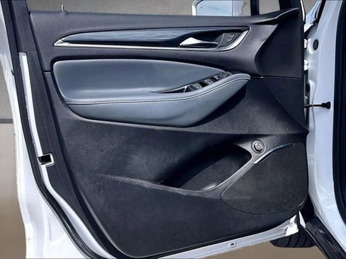 Used 2019 Buick Enclave Essence image 17