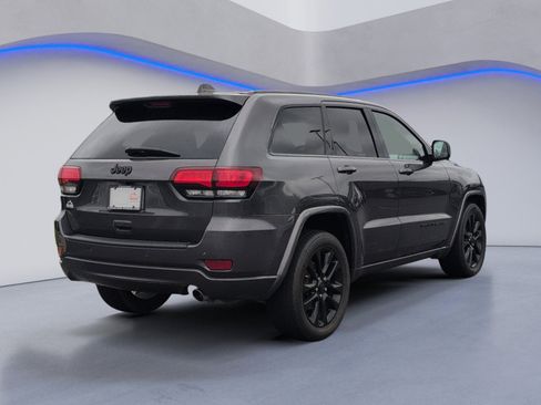 Used 2020 Jeep Grand Cherokee Altitude RWD image 6