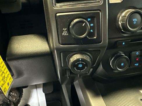 Used 2018 Ford F150 XLT w/ Equipment Group 302A Luxury AWD/4WD image 29