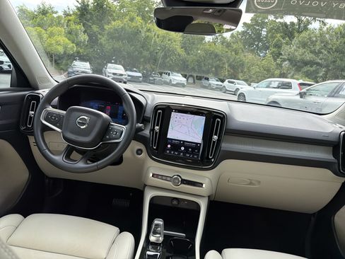 Certified 2023 Volvo XC40 B5 Plus w/ Protection Package Premier AWD/4WD image 30