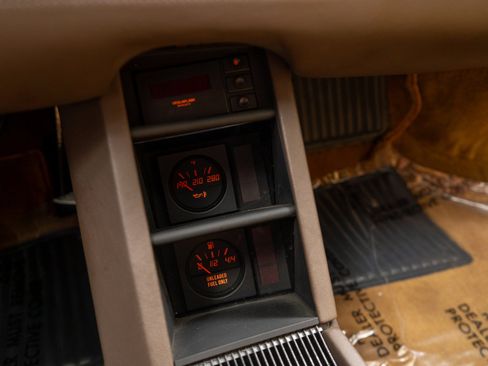 Used 1988 Ferrari Testarossa image 26