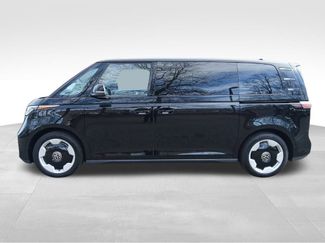 New 2025 Volkswagen ID. Buzz Pro S video 2