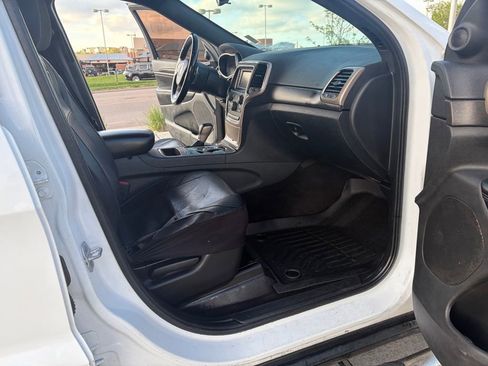 Used 2016 Jeep Grand Cherokee Laredo RWD image 21