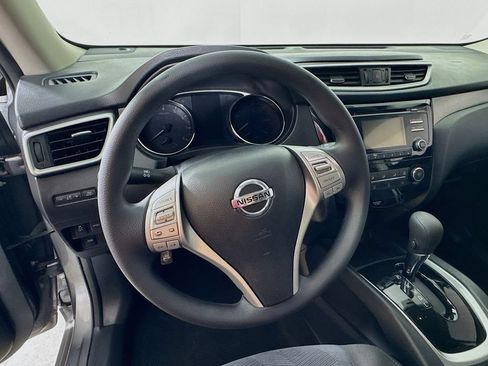 Used 2016 Nissan Rogue S w/ Appearance Package FWD image 12