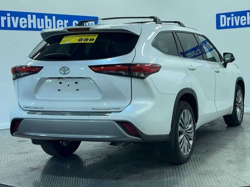 Used 2023 Toyota Highlander Platinum image 7