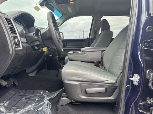 Used 2019 RAM 1500 Express w/ Express Value Package image 23