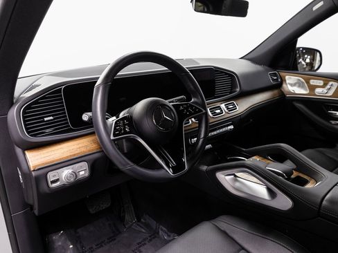 Used 2025 Mercedes-Benz GLE 450 4MATIC w/ AMG Line Exterior image 9
