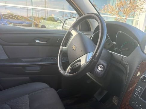 Used 2013 Chevrolet Traverse LT FWD image 8
