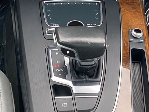 Used 2018 Audi Q5 2.0T Premium Plus w/ Premium Plus Package image 12