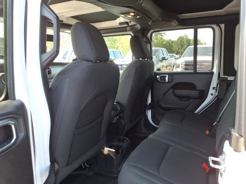 Used 2022 Jeep Wrangler Unlimited Sport AWD/4WD image 23