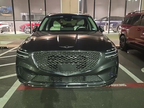 Used 2025 Genesis GV70 2.5T w/ Select Package image 2